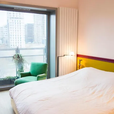 Beautiful Upscale With Large Terrace 아파트